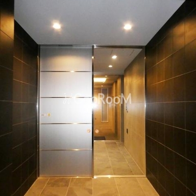 
						レジデンス神谷Ｃ エントランス