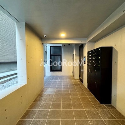 
						ココフラット赤堤 共用部3