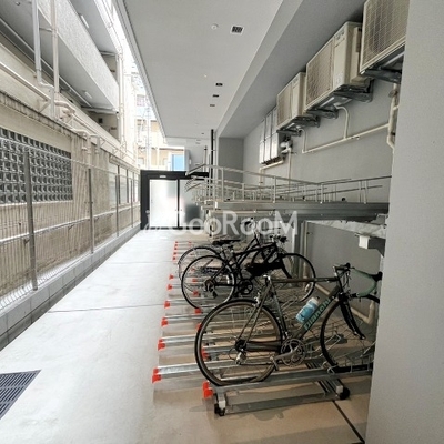 
						 サンブライト荻窪　駐輪場