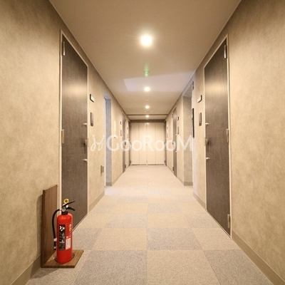 
						プレール・ドゥーク赤塚 内廊下　