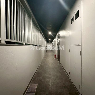 
						アジールコート三宿テラス　廊下1