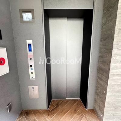 
						ルミーク三軒茶屋　エレベーター