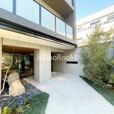 
						コンフォリア・リヴ永福町 エントランス