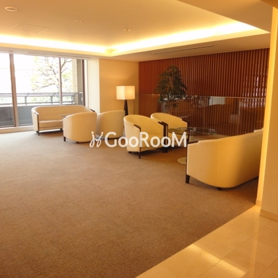 
						カテリーナ三田タワースイート ロビー