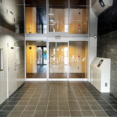 
						アルファコート谷在家　エントランス