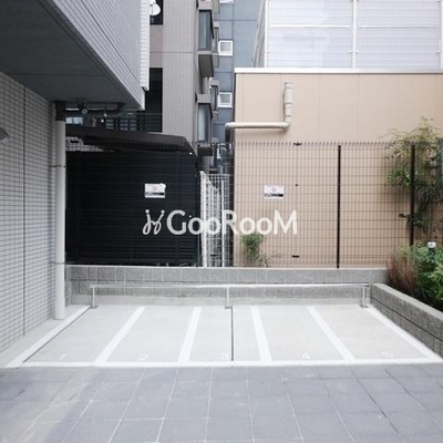 
						アーバンコア月島 駐車場