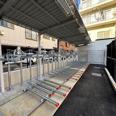 
						アーバネックス早稲田テラス 駐輪場