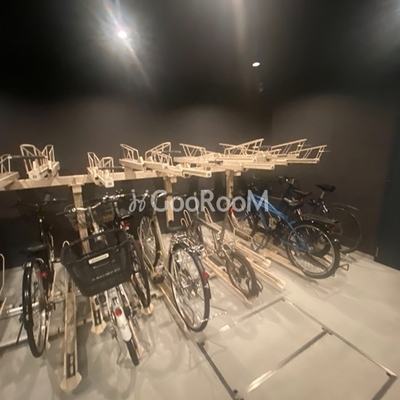 
						二フィット日本橋横山町 駐輪場