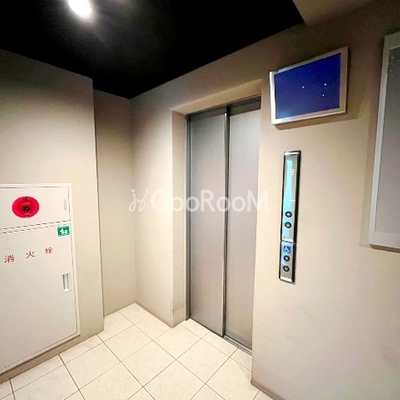 
						パティオスクエア御茶ノ水のエレベーターホール