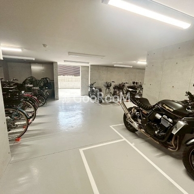 
						デュオフラッツ千歳船橋のバイク置場