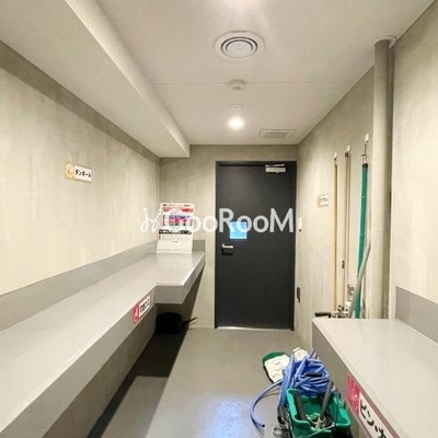 
						ゴミ置き場