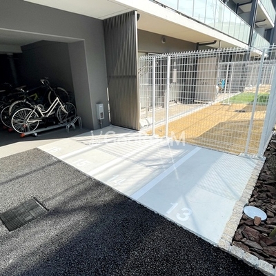 
						バイク置場2