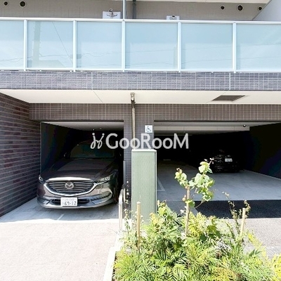 
						グランカーサ西葛西の駐車場